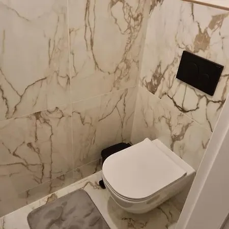 Krásný S Vybavením A Bezplatným Parkovanim Apartamento Banská Bystrica