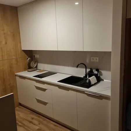 Krasny S Vybavenim A Bezplatnym Parkovanim