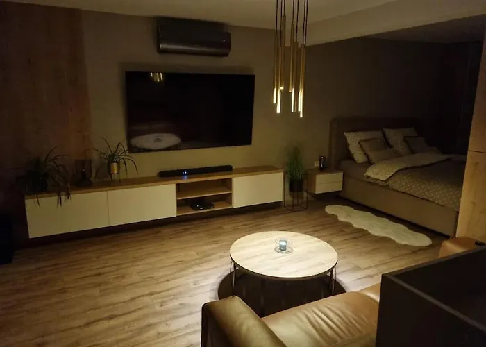 Krasny S Vybavenim A Bezplatnym Parkovanim Apartment Banska Bystrica