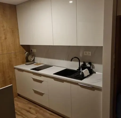 Krasny S Vybavenim A Bezplatnym Parkovanim