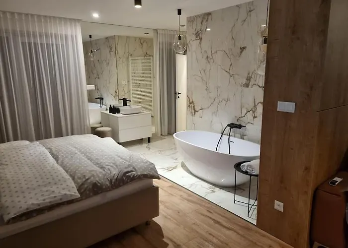 Krasny S Vybavenim A Bezplatnym Parkovanim Apartment Banska Bystrica