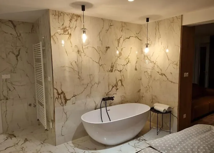 Krasny S Vybavenim A Bezplatnym Parkovanim Apartment Banska Bystrica